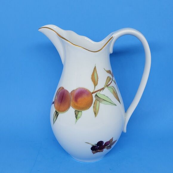 Royal Worcester Evesham Gold 40 ounce Pitcher - Picture 1 of 11